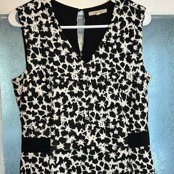 41 Hawthorn Women’s Black and White Patterned mink bodycon V neck Dress M - Picture 2 of 5